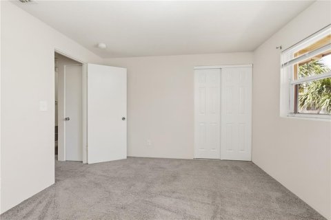 Townhouse in South Daytona, Florida 2 bedrooms, 89.19 sq.m. № 2222889 - photo 16