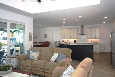 House in Punta Gorda, Florida 4 bedrooms, 246.66 sq.m. № 1517893 - photo 12
