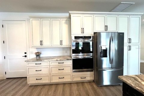 House in Punta Gorda, Florida 4 bedrooms, 246.66 sq.m. № 1517893 - photo 9