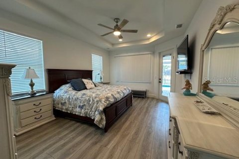 House in Punta Gorda, Florida 4 bedrooms, 246.66 sq.m. № 1517893 - photo 7