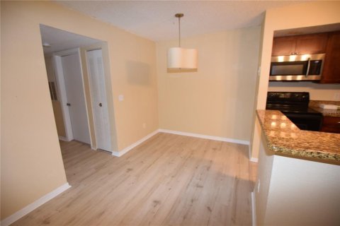 Condominio en alquiler en Orlando, Florida, 2 dormitorios, 91.79 m2 № 1720563 - foto 4