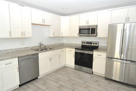 Снять в аренду квартиру в Сарасота, Флорида 4 комнаты, 76.64м2, № 2231780 - фото 14
