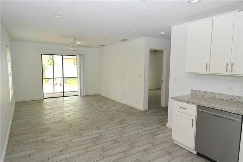 Снять в аренду квартиру в Сарасота, Флорида 4 комнаты, 76.64м2, № 2231780 - фото 13
