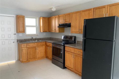 Villa ou maison à louer à Pompano Beach, Floride: 2 chambres, 91.69 m2 № 1974701 - photo 4