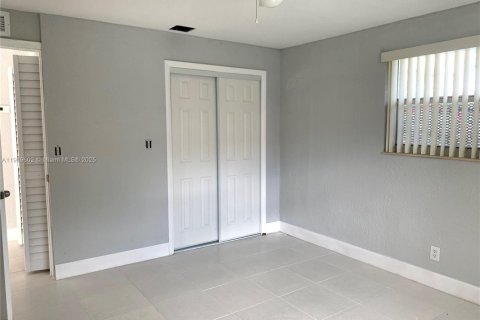 Villa ou maison à louer à Pompano Beach, Floride: 2 chambres, 91.69 m2 № 1974701 - photo 6