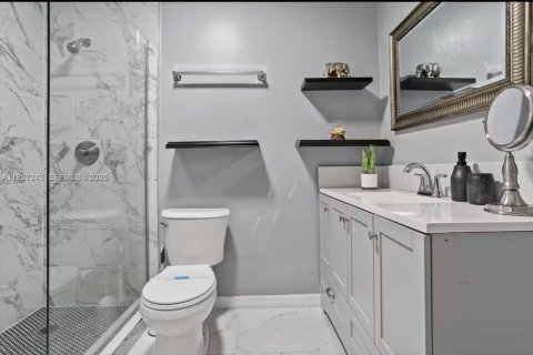 House in Fort Lauderdale, Florida 4 bedrooms, 150.13 sq.m. № 1986217 - photo 11