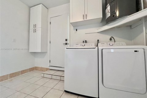 Casa en venta en Dania Beach, Florida, 3 dormitorios, 168.99 m2 № 2000374 - foto 21