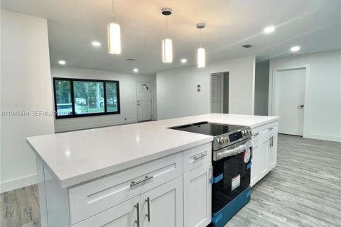 Casa en venta en Dania Beach, Florida, 3 dormitorios, 168.99 m2 № 2000374 - foto 18