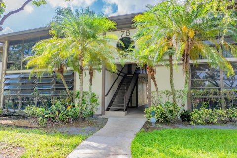 Condo in Tamarac, Florida, 2 bedrooms  № 2186578 - photo 22