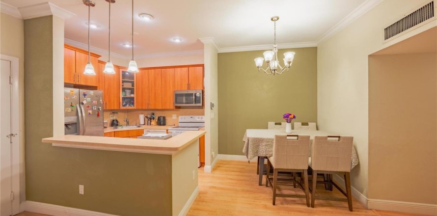 Condo in Tamarac, Florida, 2 bedrooms  № 2186578