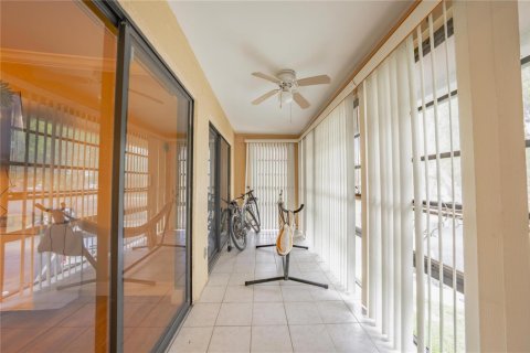 Condo in Tamarac, Florida, 2 bedrooms  № 2186578 - photo 19