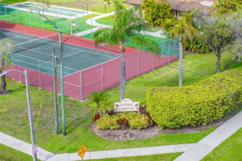 Condo in Tamarac, Florida, 2 bedrooms  № 2186578 - photo 23