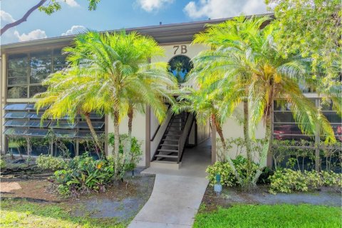 Condo in Tamarac, Florida, 2 bedrooms  № 2186578 - photo 11