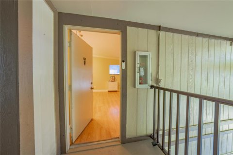 Condo in Tamarac, Florida, 2 bedrooms  № 2186578 - photo 8