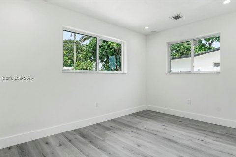 Купить виллу или дом в Майами-Гарденс, Флорида 4 спальни, 155.24м2, № 1986185 - фото 8