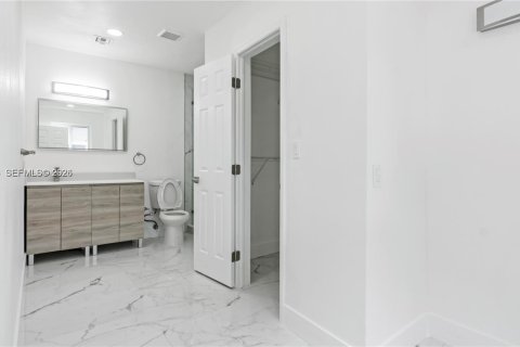 Casa en venta en Miami Gardens, Florida, 4 dormitorios, 155.24 m2 № 1986185 - foto 20