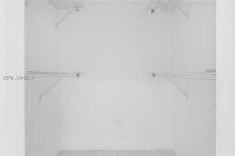 Купить виллу или дом в Майами-Гарденс, Флорида 4 спальни, 155.24м2, № 1986185 - фото 18