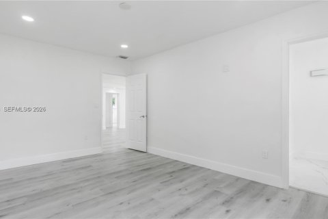 Casa en venta en Miami Gardens, Florida, 4 dormitorios, 155.24 m2 № 1986185 - foto 21