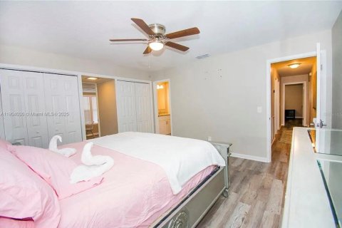 Casa en venta en Lakeland, Florida, 4 dormitorios, 182 m2 № 1956784 - foto 19