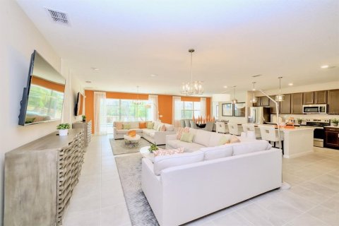 Villa ou maison à vendre à Kissimmee, Floride: 15 chambres, 588.35 m2 № 2394173 - photo 10
