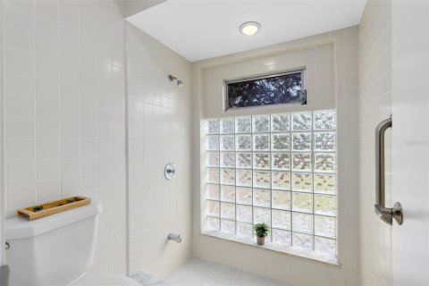 House in Winter Park, Florida 3 bedrooms, 161.46 sq.m. № 1508174 - photo 2