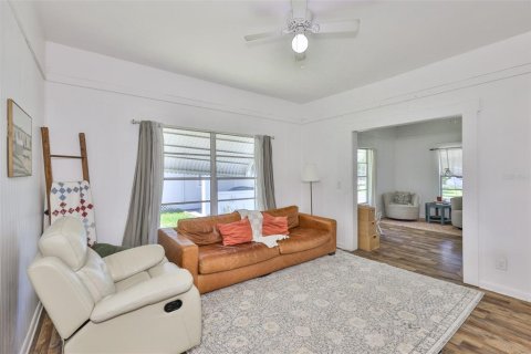 House in Plant City, Florida 3 bedrooms, 154.96 sq.m. № 1894838 - photo 8