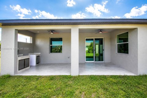 Villa ou maison à vendre à Lehigh Acres, Floride: 3 chambres, 159.51 m2 № 2084368 - photo 9