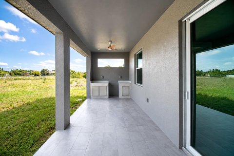 Villa ou maison à vendre à Lehigh Acres, Floride: 3 chambres, 159.51 m2 № 2084368 - photo 6