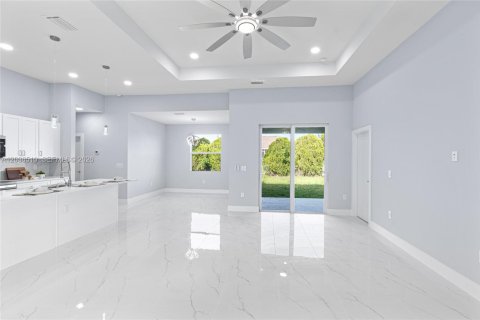 Villa ou maison à vendre à Lehigh Acres, Floride: 3 chambres, 159.51 m2 № 2084368 - photo 21