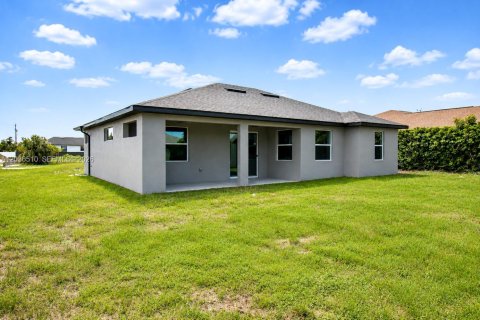 Villa ou maison à vendre à Lehigh Acres, Floride: 3 chambres, 159.51 m2 № 2084368 - photo 4