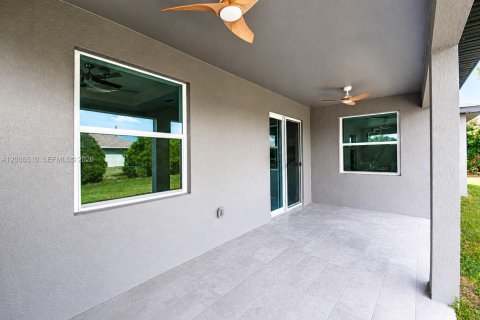 Villa ou maison à vendre à Lehigh Acres, Floride: 3 chambres, 159.51 m2 № 2084368 - photo 8