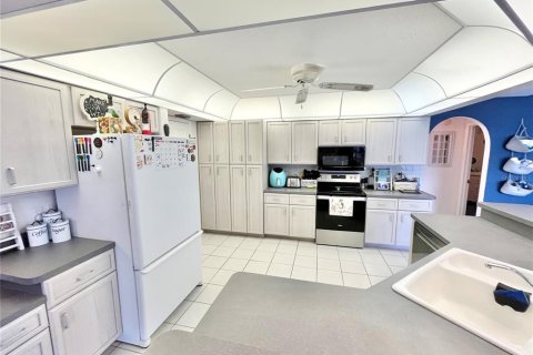 Купить виллу или дом в Порт-Шарлотт, Флорида 15 комнат, 237.09м2, № 1880647 - фото 20