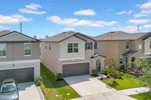 Villa ou maison à vendre à Wesley Chapel, Floride: 6 chambres, 239.69 m2 № 1916292 - photo 2