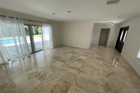 Villa ou maison à louer à Pinecrest, Floride: 3 chambres, 230.4 m2 № 2155035 - photo 4