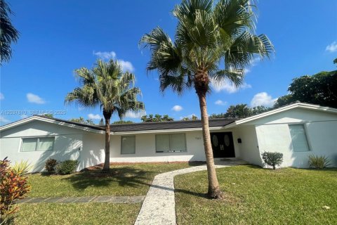 Villa ou maison à louer à Pinecrest, Floride: 3 chambres, 230.4 m2 № 2155035 - photo 14