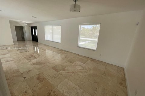Villa ou maison à louer à Pinecrest, Floride: 3 chambres, 230.4 m2 № 2155035 - photo 3