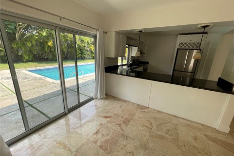 Villa ou maison à louer à Pinecrest, Floride: 3 chambres, 230.4 m2 № 2155035 - photo 6