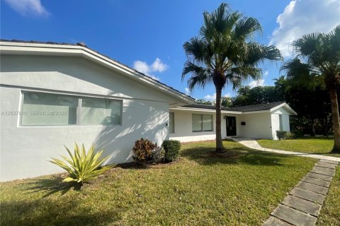 Villa ou maison à louer à Pinecrest, Floride: 3 chambres, 230.4 m2 № 2155035 - photo 13