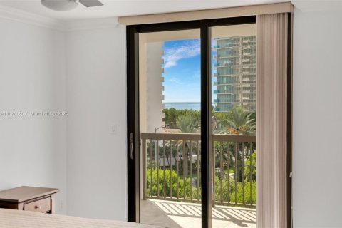 Снять в аренду кондоминиум в Помпано-Бич, Флорида 2 спальни, 142.14м2, № 1948048 - фото 25