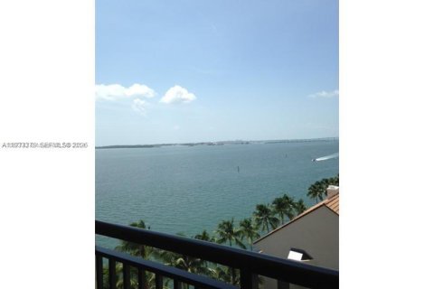 Condo in Miami, Florida, 1 bedroom  № 2052778 - photo 2