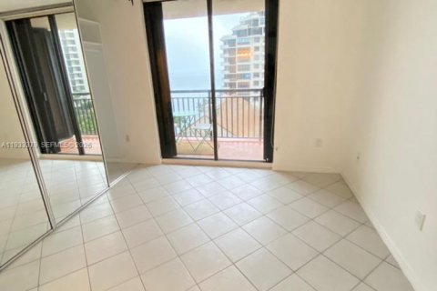 Condo in Miami, Florida, 1 bedroom  № 2052778 - photo 9