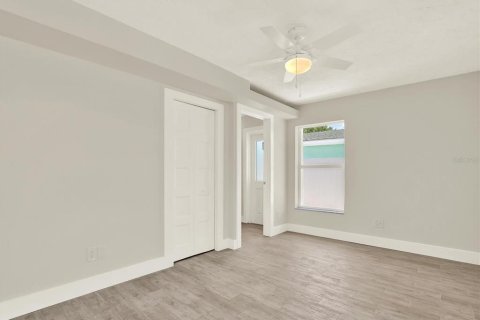 House in Seminole, Florida 4 bedrooms, 224.08 sq.m. № 1829750 - photo 19
