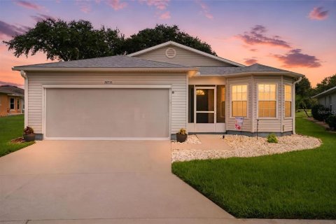 House in Leesburg, Florida 2 bedrooms, 121.7 sq.m. № 2359326