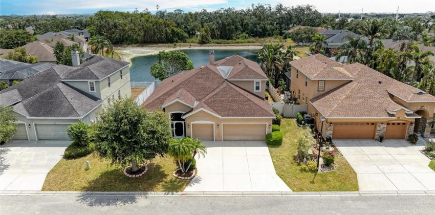 Villa ou maison à Bradenton, Floride 5 chambres, 278.8 m2 № 1673315