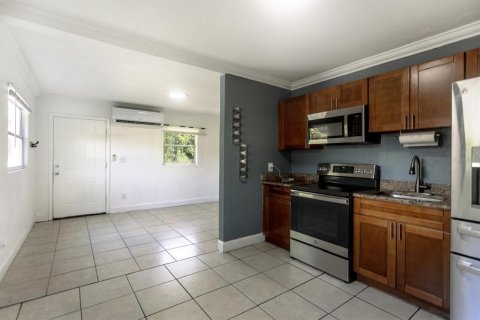 House in Sanford, Florida 2 bedrooms, 65.4 sq.m. № 1819633 - photo 20