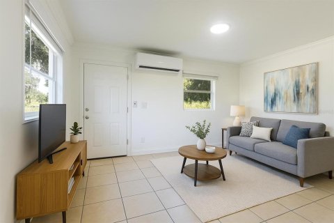 House in Sanford, Florida 2 bedrooms, 65.4 sq.m. № 1819633 - photo 7