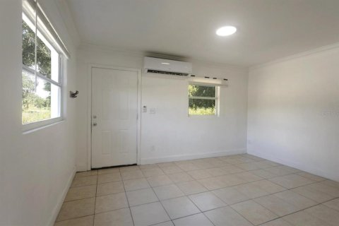House in Sanford, Florida 2 bedrooms, 65.4 sq.m. № 1819633 - photo 13