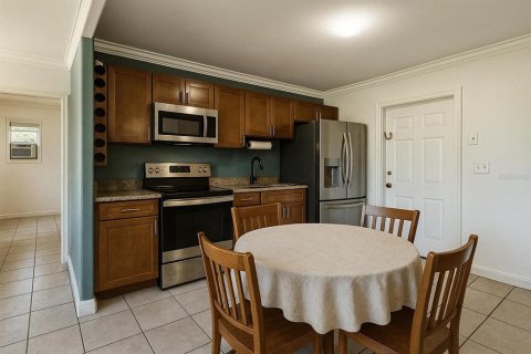 House in Sanford, Florida 2 bedrooms, 65.4 sq.m. № 1819633 - photo 8