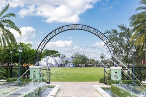 Adosado en venta en Oakland Park, Florida, 3 dormitorios № 2090239 - foto 14