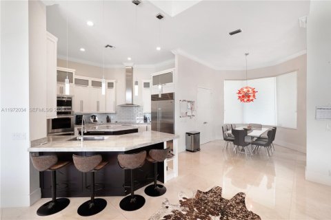 House in Weston, Florida 6 bedrooms, 490.06 sq.m. № 2041723 - photo 29